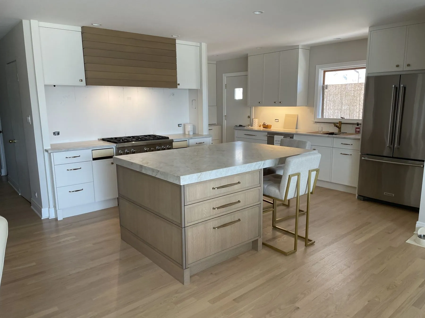 Oak island with drawers and brass hardware